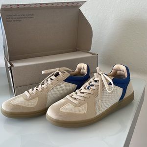 Brand New Rothy’s Man size US 8 with original box never used